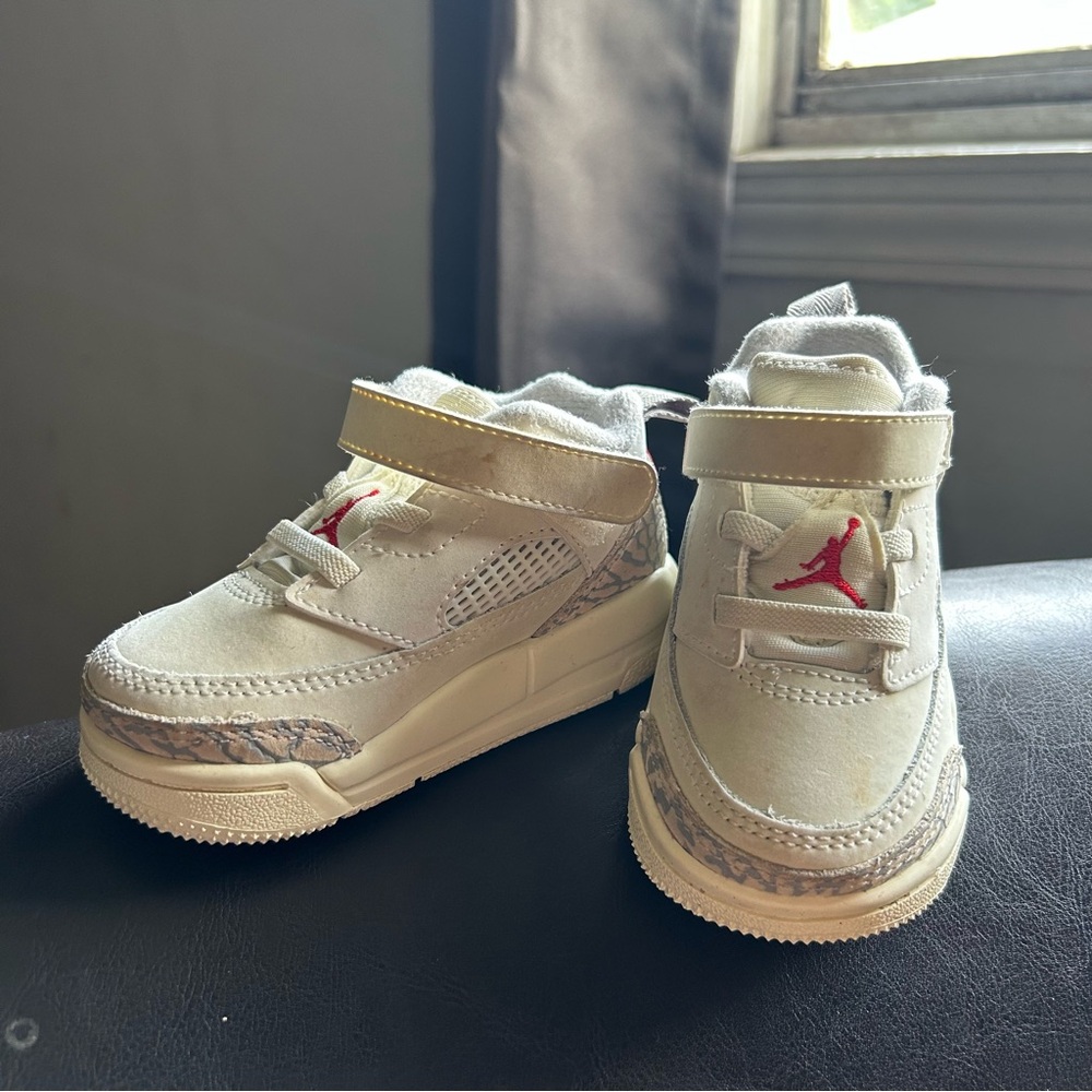 Jordan Spizike Low
